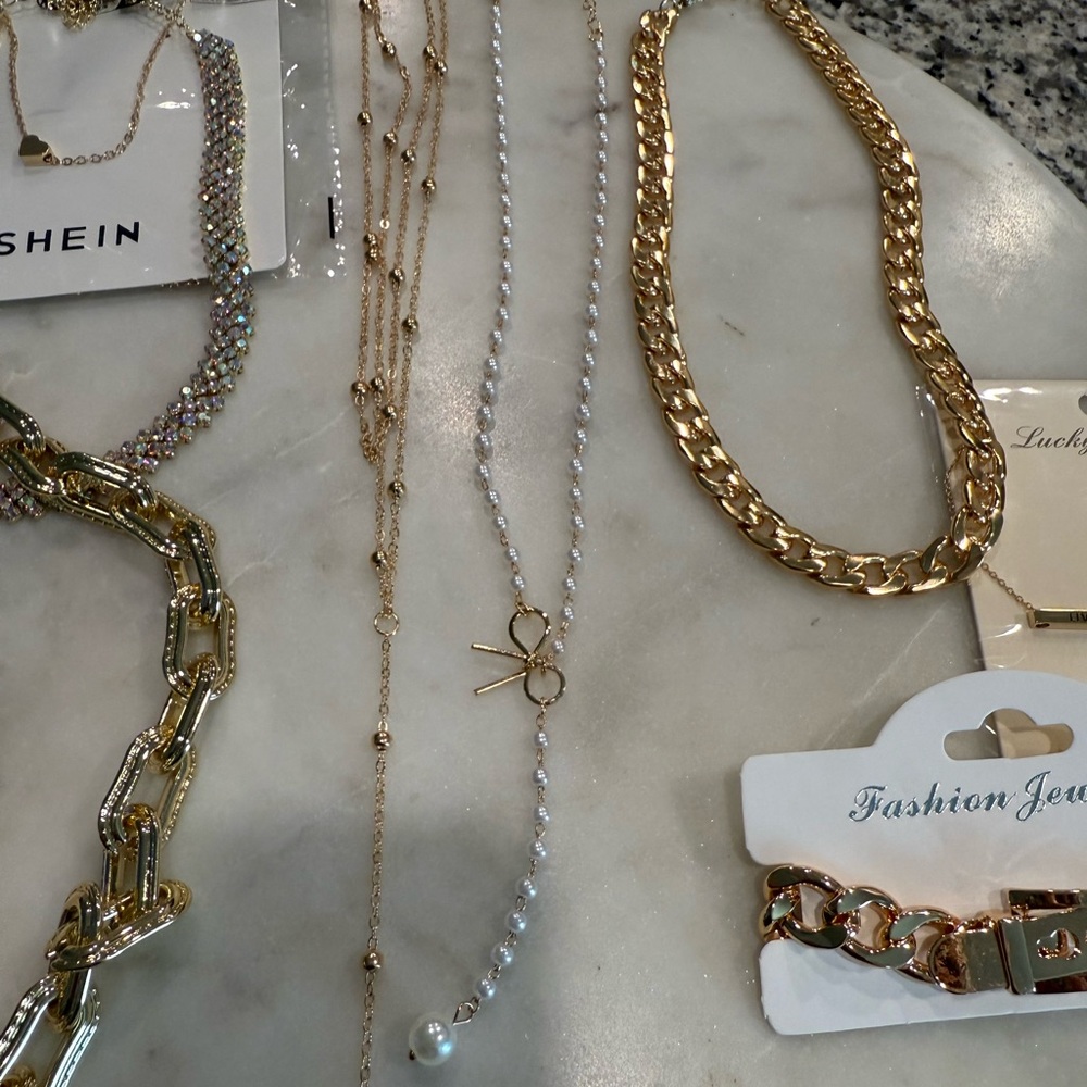 8 Piece Costume Jewelry Bundle NEW - Picture 5 of 10